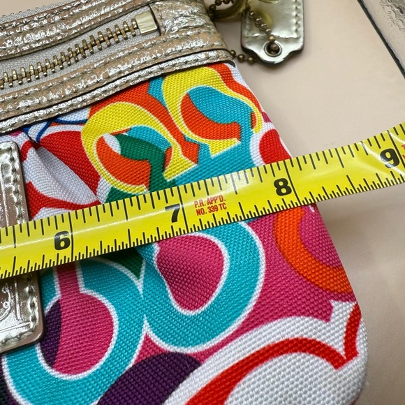 Coach Poppy Pop C Glam Wristlet bright fun print Gold accents leather preloved - Picture 14 of 14